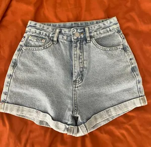 jean shorts thumbnail 1