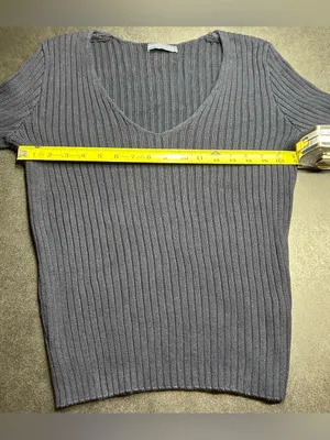 Brandy Melville Size S Navy Blue Ribbed Knit V-Neck Long Sleeve Pullover Sweater thumbnail 4