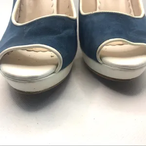 Love Made In Italy Blue Suede Peep-Toe Pumps With White Leather Trim (40) thumbnail 12