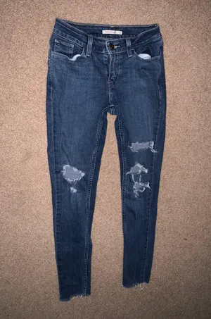 Skinny Jeans thumbnail 1