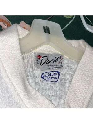 Vintage Cheer Letterman’s Sweater E College Sports Team E Green V Neck sweater thumbnail 8