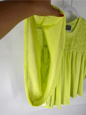 Hudson Gray Lime Linen Blend Smocked Flutter‎ Sleeve Top Size M NWT thumbnail 5