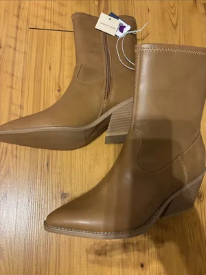 Universal Threads Classic Tan Mid-Calf Women’s Heeled Boots thumbnail 4