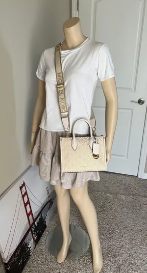 Michael Kors Purse thumbnail 8