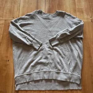 Aerie Womens Oversized Heather Gray Crewneck Sweatshirt Exposed Seam Small‎ thumbnail 1