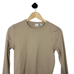 Aritzia Sunday Best Women’s Classic Crewneck Long Sleeve in Tan Size M thumbnail 3