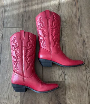 Red cowboy boots Size 7 thumbnail 1