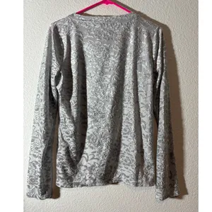 White House Black Market Size M Silver Floral Embossed Long Sleeve Top WHBM thumbnail 2