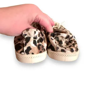 Time & Tru Leopard Print Scrunch Back Slip‎ On Memory Foam Sneakers Sz 7.5 thumbnail 6