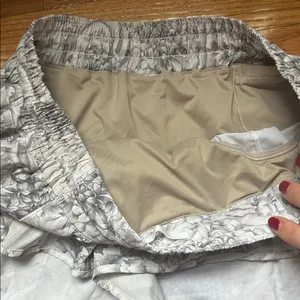 Lululemon Hotty Hot Shorts in the Mini Twine White Multi / White color thumbnail 6