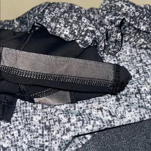 Lululemon Lost In Pace Skirt (Tall) (15") Daisy Dust Alpine White Black / Black thumbnail 7
