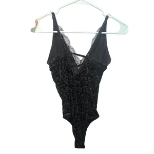 Ambrielle Black Mesh Lace-Trimmed Velvet Bodysuit Thong thumbnail 4