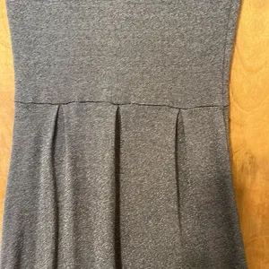 one size grey sparkly thumbnail 2