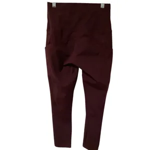 LevelUp Active Maroon High-Waisted Loggings 24” Inseam BRAND NEW thumbnail 4