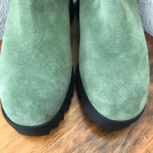NURTURE Green Suede Chelsea Boot Lug Sole Platform‎ Water Resistant Size 5.5 New thumbnail 4