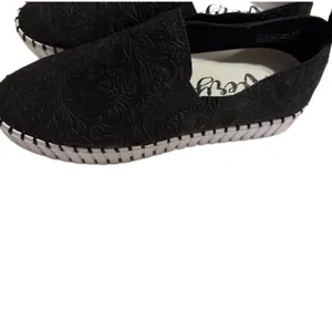 Very G Women Black Embossed Floral Slip On Platform Sneakers VGSP0271-001 Size 9 thumbnail 10