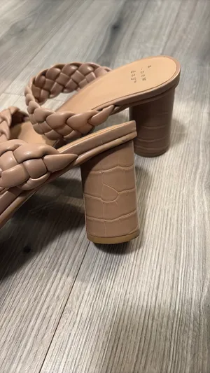 A New Day Heels thumbnail 3
