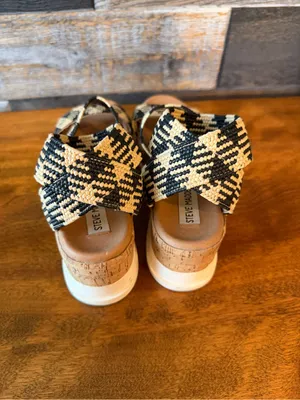 Steve Madden Black and Natural Woven Espadrille Platform Sandals size 6 thumbnail 2