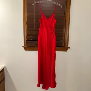 PRE-OWNED Zara Red Satin Lingerie Style V-Neck Slit Midi Dress XS 8116/845/600 thumbnail 6