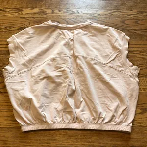 Lululemon Tank  Cropped  Elastic Hem Light Pink thumbnail 2