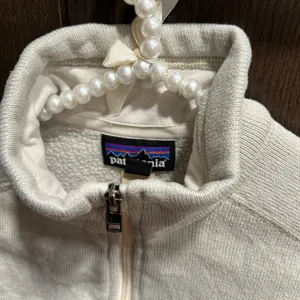 Patagonia‎ cream woman’s better sweater medium thumbnail 3