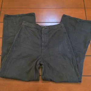 Levi’s rib cage wide leg 28 black jeans thumbnail 2