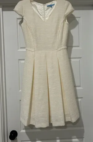 Antonio Melani Dress Women’s Size 2 Cream Tweed Dress Lace Cap Sleeves Pleated thumbnail 1