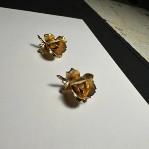 Signed Pastelli Rose Flower Gold Tone Vintage Clip On Clip-on Earrings thumbnail 2