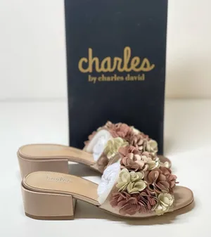 Charles by Charles David Victorious Sandals Women's Size 7M Ivory Floral Chiffon thumbnail 1