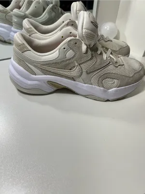 Nike AL8 Women’s White & Beige Mesh Chunky Sneakers size 7.5 thumbnail 5