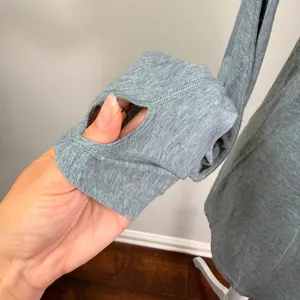 Lululemon Gray Long Sleeve Active Top Thumbholes Ladder Stitch Trim Size 8 thumbnail 6
