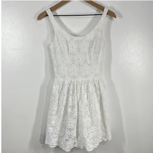 Lilly Pulitzer Calhoun Scoop‎ Neck Resort White Charleston Eyelet Dress Size 0 thumbnail 2