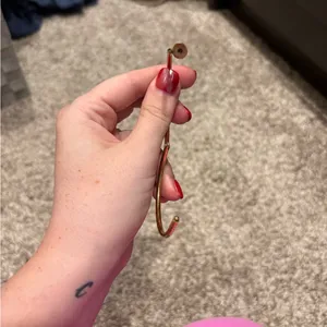 Elegant Gold Bracelet for Women thumbnail 4