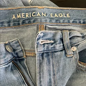 American Eagle Outfitters Light Blue Mom Jeans 4 Long thumbnail 3