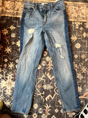 Abercrombie High-Rise Jeans thumbnail 1