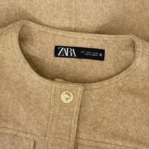 ZARA Cropped Jacket Light Brown Tan Gold Hammered Snaps Preppy Chic Small thumbnail 11