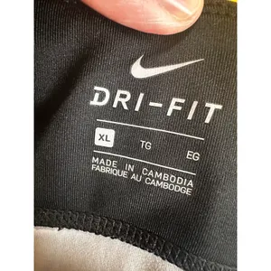 Nike Dri-FIT Womens XL Black White Abstract Print Mesh‎ Running Capri Leggings thumbnail 6