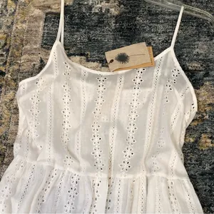 NEW Label of Love White eyelet Dress M thumbnail 2