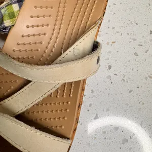 Crocs A-Leigh Mini‎ Cream Strappy Cork Wedge Sandals Size 10 Tan Slide thumbnail 8
