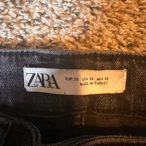 ZARA Women's Black Wash Denim‎ Straight Leg Jeans Size 30 thumbnail 2