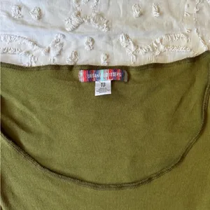 Urban Outfitters XS OLIVE GREEN LOW CUT CROP TOP thumbnail 3