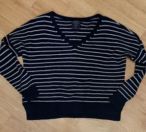 Abercrombie & Fitch Navy and White V-Neck Sweater thumbnail 1