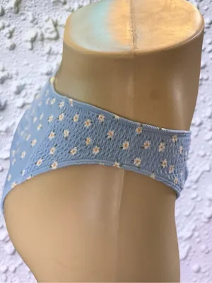 Hollister Blue Daisy Floral Print Bikini Bottom Size Medium Smocked Sides thumbnail 5