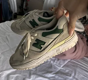 New Balance Shoes Women’s thumbnail 1