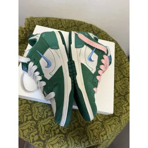 Nike Dunk Low Disrupt 2 "Malachite" Sneakers DH4402-001 Women's Size 8 thumbnail 7