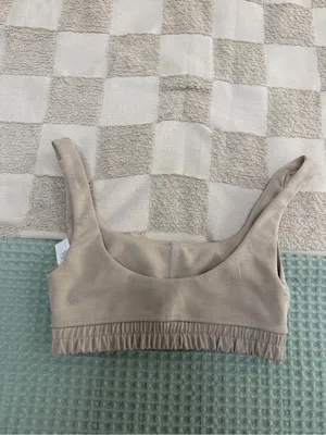 lululemon‎ Softstreme Scoop-Neck Bra in Mojave Tan size 4 thumbnail 3