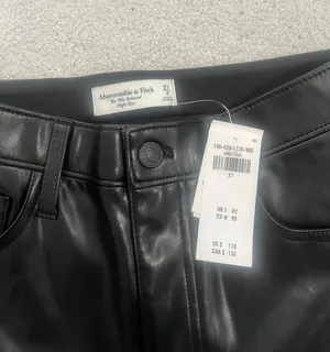 Abercrombie Leather 90s Relaxed High Rise Pant thumbnail 3
