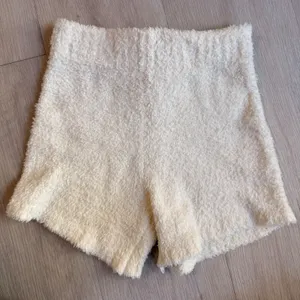 SKIMS Cozy Collection Boucle Knit Lounge Shorts Bone White Womens‎ Size S/M thumbnail 1