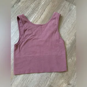Banana Republic Workout Ribbed Fitted Crop Tank Top Mauve Purple Size XS thumbnail 2
