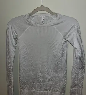 Lululemon White Running Long Sleeve thumbnail 3